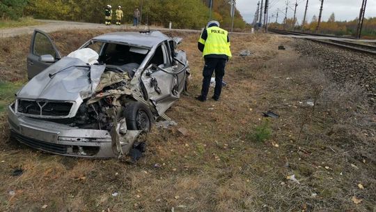 Łuków. Skoda wjechała wprost pod pociąg