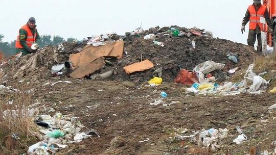 Łuków: Zamykają składowisko, można za darmo oddać gruz i beton