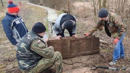 Macewy należą do zmarłych. Wróciły na cmentarz