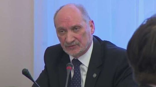 Macierewicz o wypowiedzi ws. Smoleńska: Moje słowa przekręcono, nie padło wskazanie na żadne państwo