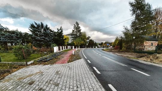 Mają dość samochodów wpadających im do ogrodu. Będą zbierać podpisy