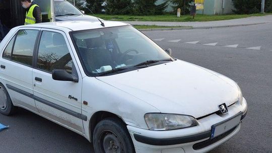 Makabra. Kilka kilometrów ciągnął psa przywiązanego do samochodu