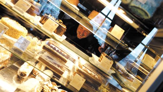 Makaroniki, strucla makowa i czekoladki. Przepisy na świąteczne słodkości