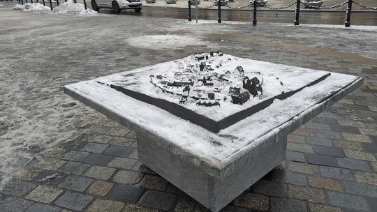 Makieta starego Lublina przesunięta, bo przeszkadzała taksówkarzom jeździć po chodniku