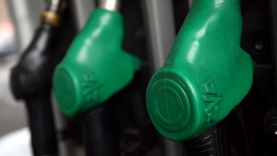 Mała stacja w Lubelskiem ma obok siebie Orlen i promocję na paliwo. Jak odpowiedziała?