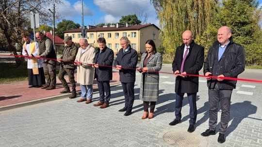 Mała uliczka, a cieszy. Otwarcie było uroczyste