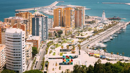 Malaga czy Alicante? Które lotnisko wybrać na start hiszpańskich wakacji?