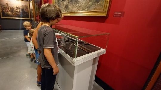 Mali i duzi wśród eksponatów. Muzeum Narodowe w Lublinie na wakacje