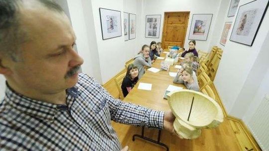 Malowanie i historia w jednym. Ferie w MDK 2 w Lublinie [zdjęcia]