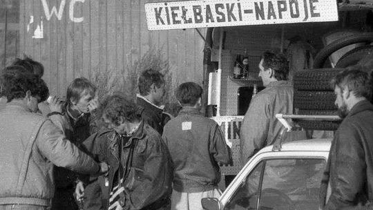 Mam smaka na ozorek, czyli co się jadało w PRL. Zdjęcia i przepisy