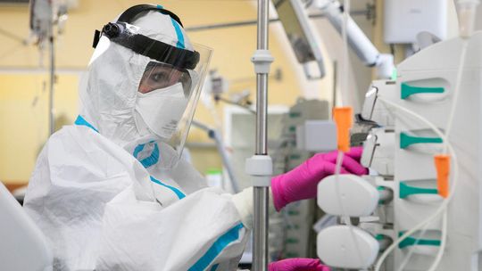 Mamy 5 nowych ognisk Covid-19 w Lubelskiem. Policja, spółdzielnia mleczarska i Biedronka