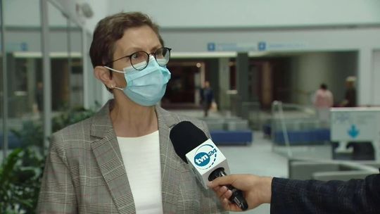 Mamy kolejną falę pandemii. "Każdy objaw przeziębienia powinien nas skłonić do wykonania testu"