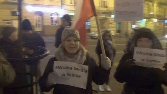 Manifestacja w obronie wolnych mediów w Lublinie. "Muszą się z tego wycofać"