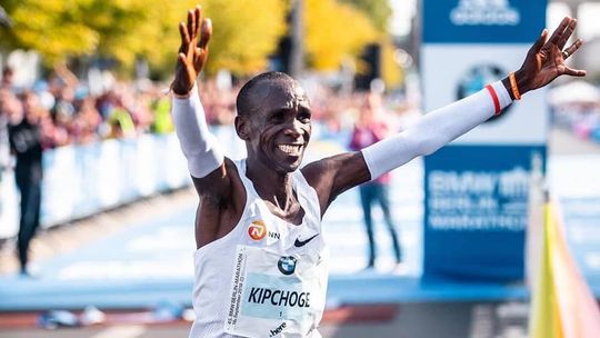 Maraton poniżej dwóch godzin. Historyczny wyczyn Kenijczyka 