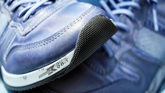 Markowe buty w bardzo niskich cenach na Allegro? Kilkaset osób kupiło od oszusta ze Świdnika