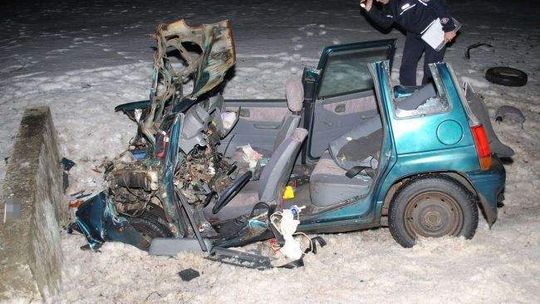 Markowicze: Tico wjechało w przepust, kierowca w stanie ciężkim