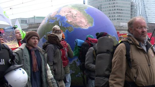 Marsz dla Klimatu i Sprawiedliwości Społecznej przeszedł w Warszawie (wideo)