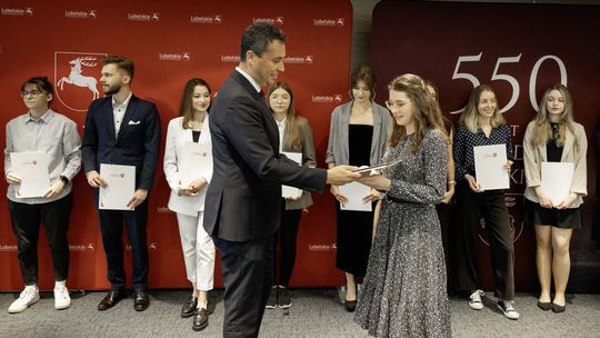 Marszałek nagrodził studentów. Wiemy, ile wynosi stypendium
