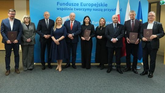 Marszałek rozdaje pieniądze na transport. To projekty za ponad 120 mln zł