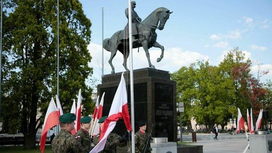 Marszałek, wódz, ojciec wolności. 88. rocznica śmierci Józefa Piłsudskiego. Zdjęcia