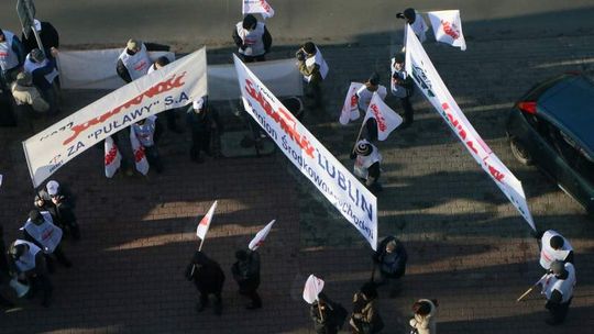 Marszałek wyszedł do związkowców. Protest zawieszony do 2 stycznia