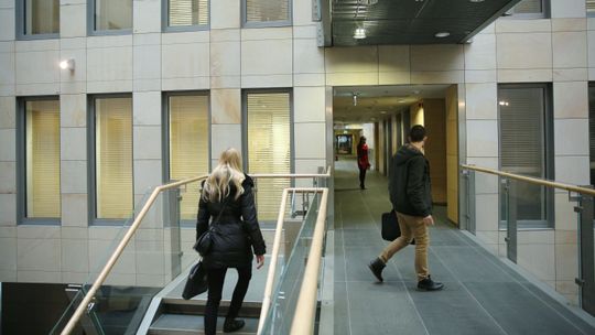 Marszałek zatrudnia żeby zwalniać. "Ci, którzy pracują efektywnie, nie mają powodów do obaw"