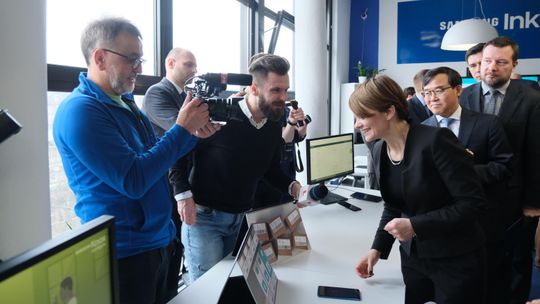 Marszałkowie na wizji za 60 tys. zł. "To nie jest wygórowana cena"