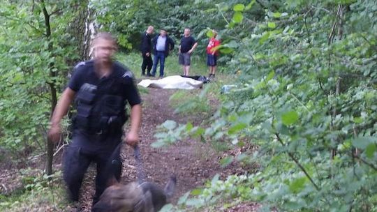 Martwe dziecko znaleziono w jeziorze, a w pobliżu zwłoki matki