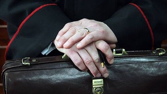 Martwy łoś w prokuraturze