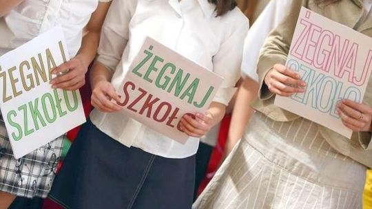 Masowe zwolnienia nauczycieli: 320 osób straci pracę. Za rok będzie jeszcze gorzej