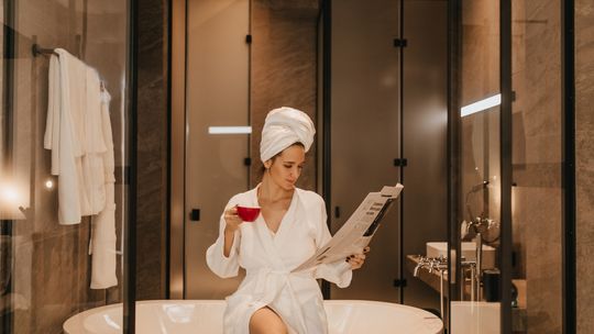 Masz dość zimnych ścian i walki z wilgocią? Odkryj technologię, która ogrzewa jak słońce i na zawsze rozwiązuje problem pleśni