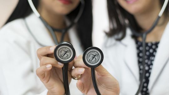 Masz zastrzeżenia do leczenia? NFZ przypomina: możesz złożyć skargę