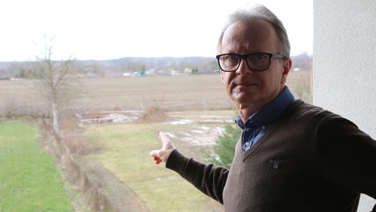 Maszt telefonii komórkowej powstaje 65 metrów od domów. Ludzie zaskoczeni