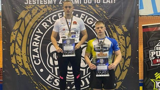 Mateusz Szczepaniak kontra Emile Vujakovic