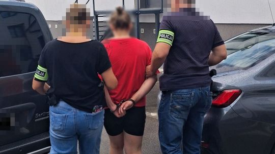 Matka i dwoje małych dzieci w szpitalu, 27-latka w areszcie