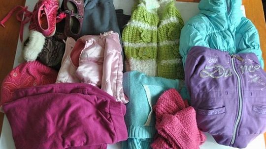 Matka przedszkolaka kradła w szatni dziecięce ubranka 