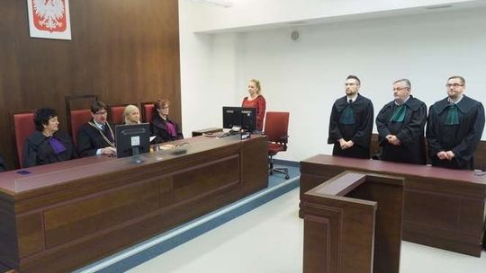 Maturzyści zastrzeleni w barze. Oskarżeni niewinni