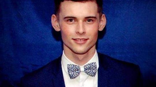 Maturzysta (już) z własną marką. Robi muszki