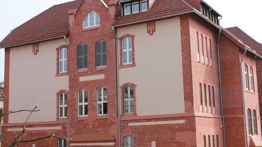 Maturzystom w Słupsku skrócono wakacje, bo dyrektor jedzie do Hiszpanii