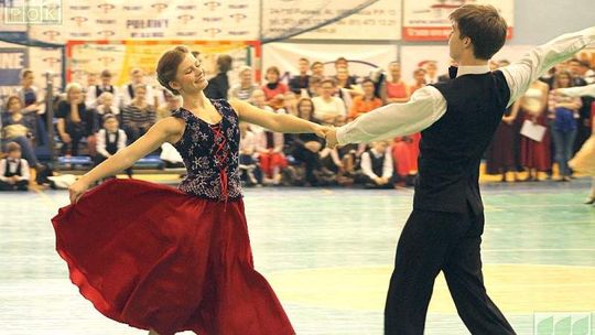 Mazur na współczesne parkiety. Konkurs tańców w Puławach