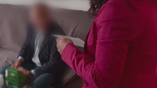 Mechanik leczył raka witaminami. Wśród pacjentów były dzieci [wideo]