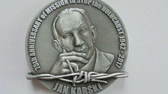 Medal 75-lecia Misji Jana Karskiego dla Donalda Trumpa