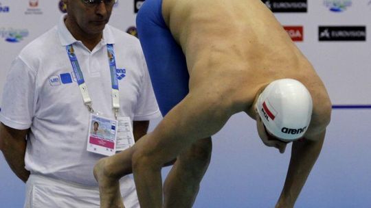 Medale Konrada Czerniaka i Jana Świtkowskiego na mistrzostwach Polski w pływaniu