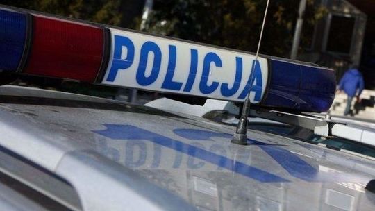 Mełgiewska: Samochód uderzył w wyświetlacz na przystanku