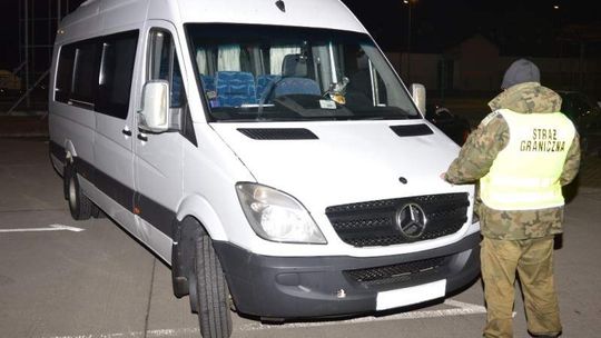 Mercedes na fałszywych numerach zatrzymany na granicy