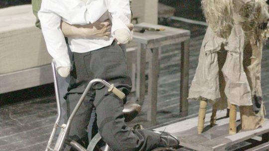 Metafizyczna kanapka. Nowy spektakl Pawła Passiniego