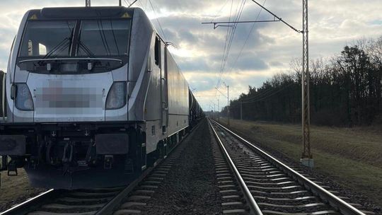 Mężczyzna na torach wpadł pod nadjeżdżający pociąg