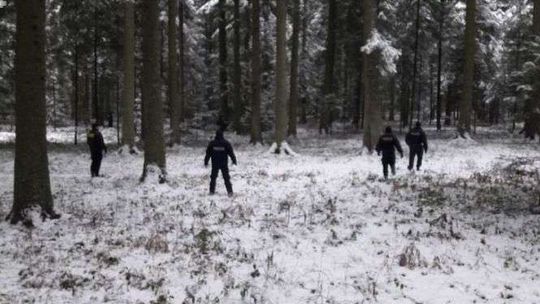 Mężczyzna nie wracał z imprezy. Szukali go po całej okolicy 