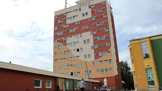 Mężczyzna wyskoczył z budynku hotelu. Nie żyje