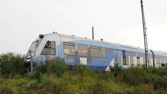 Mężczyzna z rowerem leżał na torach. Szynobus nie miał szans wyhamować